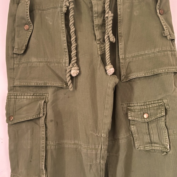 ABSOLUTELY ADORABLE Free People South Bay Utility Army Green Cargo Pants! - Picture 6 of 6